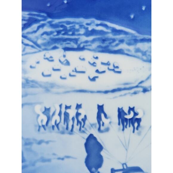 Royal Copenhagen Christmas in Greenland 1972 Wall Decor Plate 7" Denmark Vintage - Picture 4 of 13